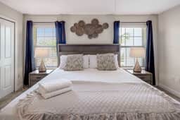 Family Stylish 4BR Pool Townhome Storey Lake