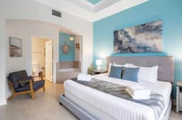 Sunset Views and Serenity - Reunion Escape for 4