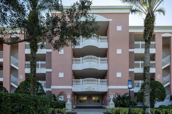 3BR Family Apartment for 8 Peaceful Residential Retreat