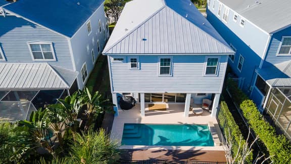 Amazing beach house near the parks!