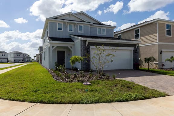 Family Friendly 5BR Home Pool, Patio & Room for 10!