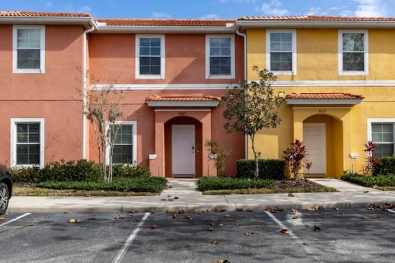 Townhome + Jacuzzi + Grill + 10" min Disney!